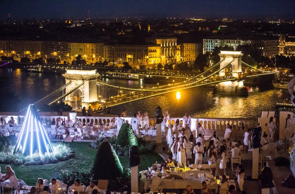 diner_en_blanc_savoyai_terasz-1024x675