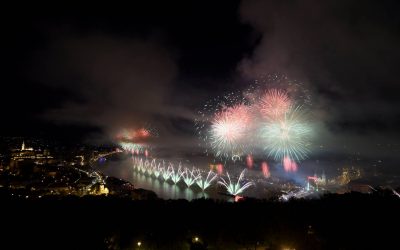 300m distance of light mapping on the Parliament on the most spectacular St. Stephen’s Day of all time