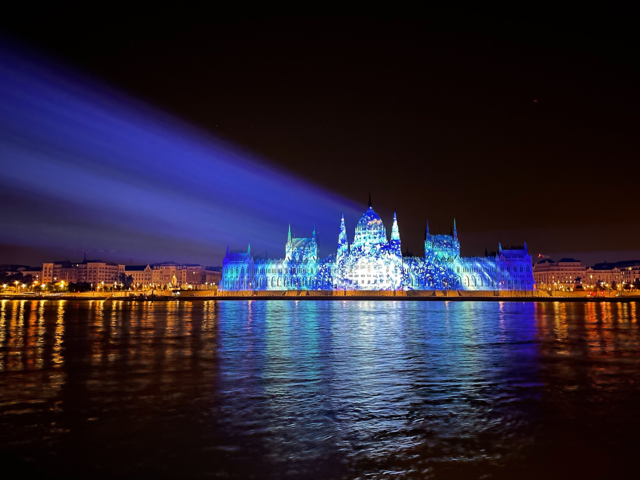 Vegroup.hu - rólunk